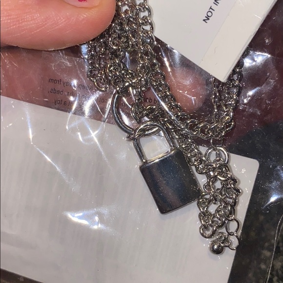 🛑🛑SOLD🛑Lock Chain Necklace - Picture 3 of 3